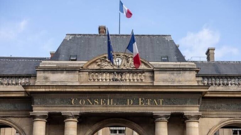 Cases « Monsieur » ou « Madame » : le Conseil d’État saisi pour rendre les formulaires plus inclusifs