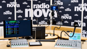 Matthieu Pigasse veut porter l’esprit de Radio Nova sur la TNT en 2027