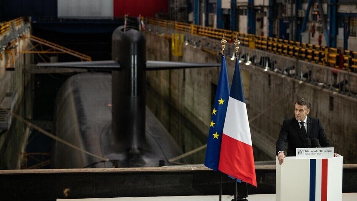 Emmanuel Macron assiste à un tir du M51 sans charge nucléaire depuis le sous-marin Le Vigilant