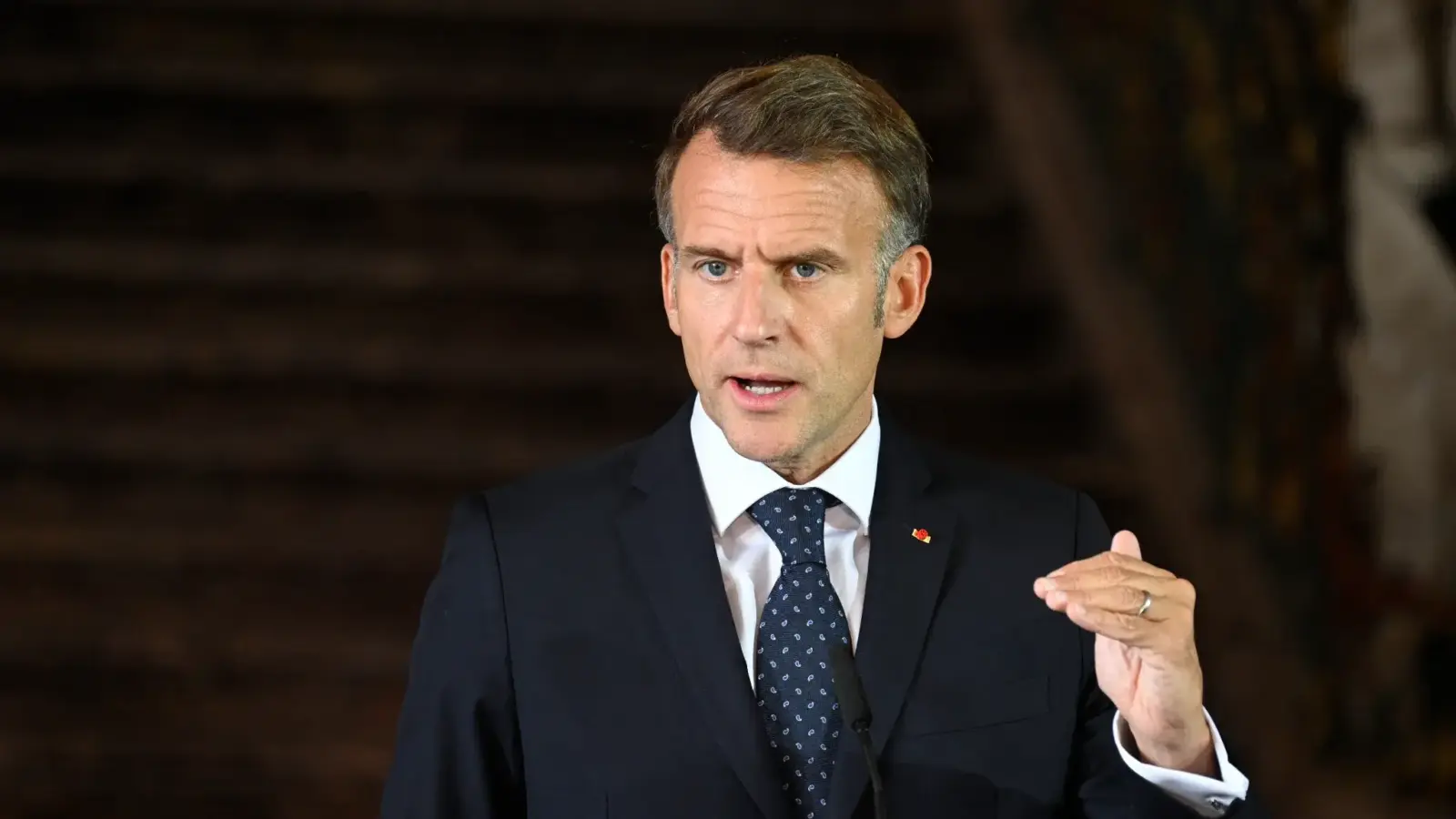 Frappes russes en Ukraine : Emmanuel Macron dénonce une escalade et avertit Moscou