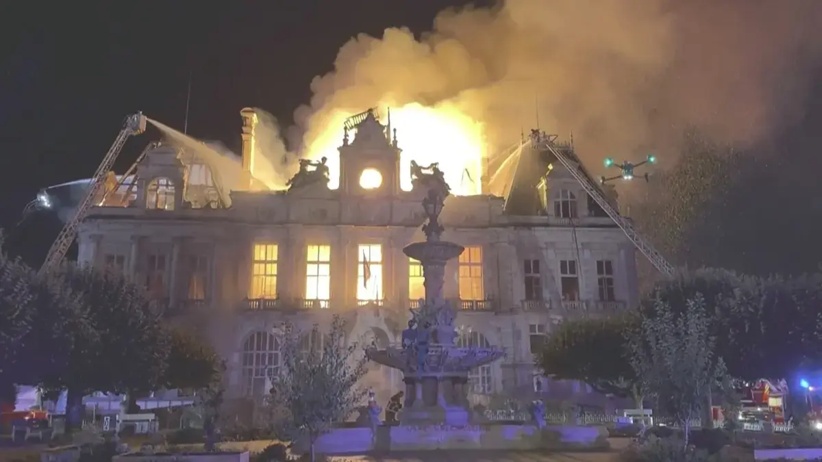 Incendie de la mairie de Limoges : plus de 556 000 euros récoltés pour reconstruire le bâtiment Incendie de la mairie de Limoges : plus de 556 000 euros récoltés pour reconstruire le bâtiment