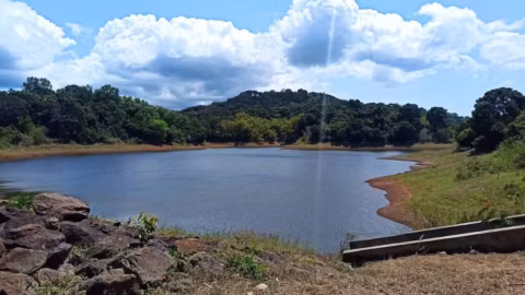 Mayotte : une fuite sous-marine de 300 000 litres d’eau par heure aggrave les difficultés d’approvisionnement