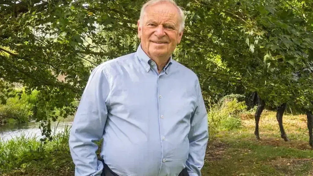 Mort de Jeffrey Archer : le romancier aux 300 millions de livres vendus disparaît à 86 ans