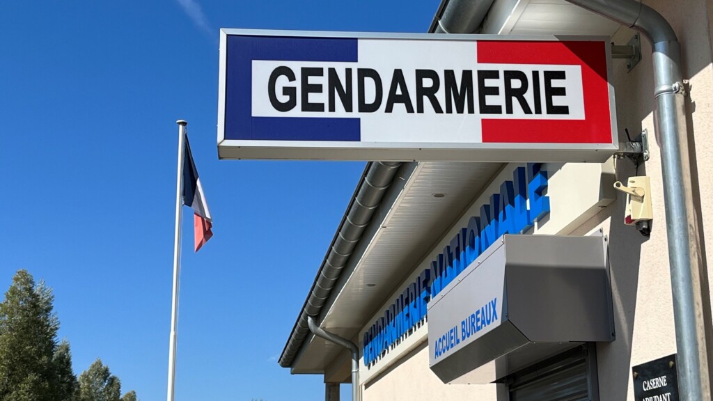 Nord : deux jeunes hommes retrouvés morts dans une villa de luxe, des médicaments découverts sur place