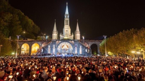 Pèlerinage à Lourdes : pourquoi des milliers de fidèles viennent chercher foi, espoir et réconfort — photo