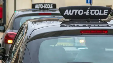 Permis de conduire : jusqu’à 200 euros de plus, les auto-écoles frappées par la flambée des carburants
