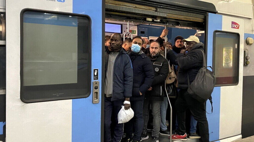 RER et Transilien : la SNCF promet moins de retards, mais les voyageurs devront patienter