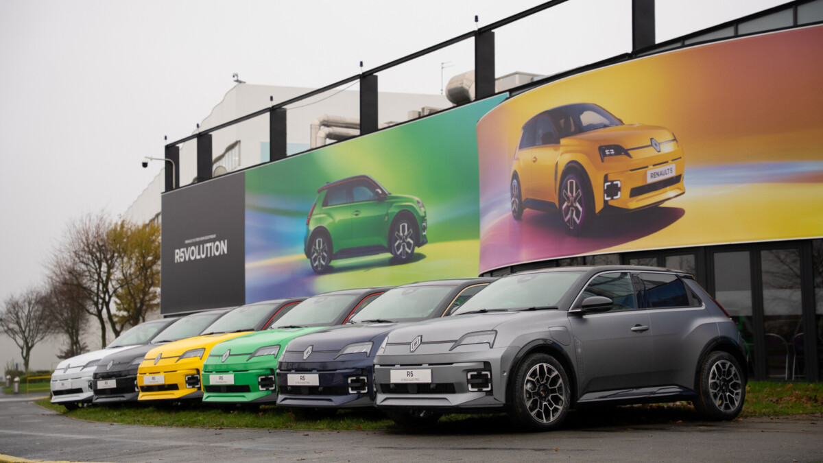 Renault crée la surprise : sa production automobile va bondir de plus de 25 % en France