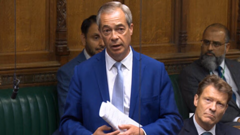 Royaume-Uni : un homme inculpé pour préparation d’actes terroristes visant notamment Nigel Farage