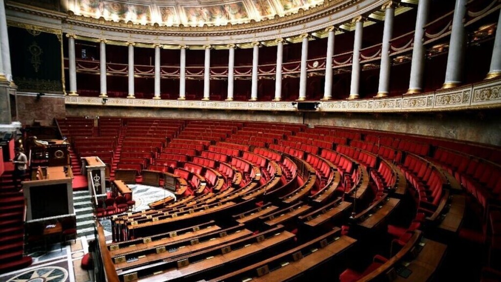 Violences sexuelles : l’Assemblée rejette l’interdiction définitive de territoire proposée par le RN