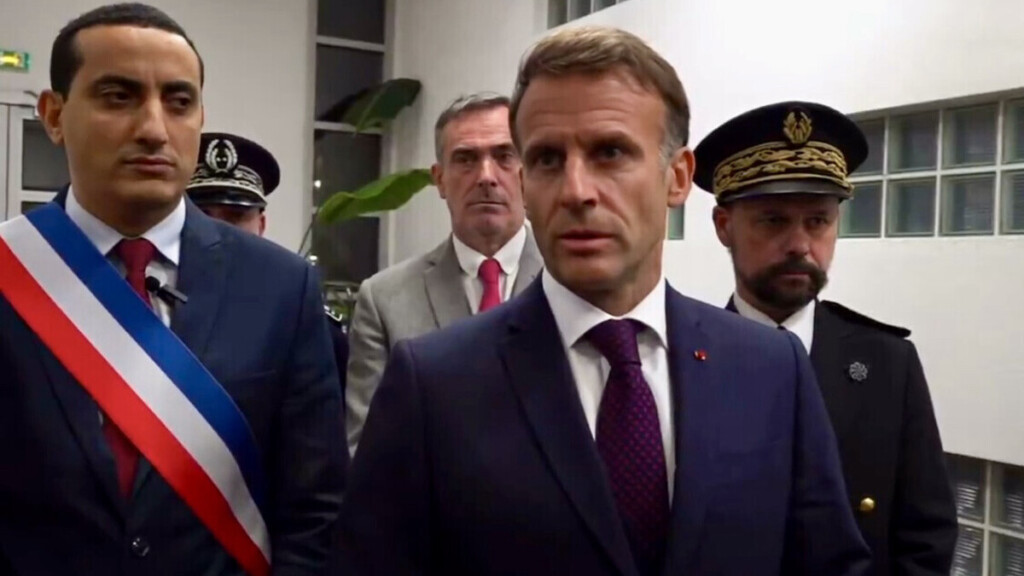 Attentat de Trappes: Macron affirme que c’est la première fois que des Français sont visés pour leur religion ou leur couleur de peau, niant les crimes de Mohamed Merah, de l’Hyper Cacher et les autres attentats terroristes