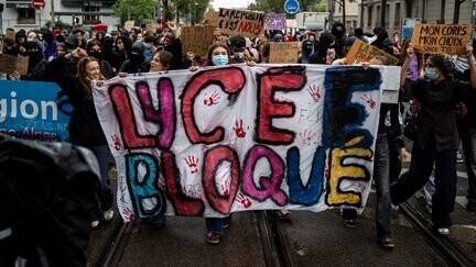 Crise des lycées : les organisations lycéennes réclament désormais un rendez-vous à Matignon et 10 milliards d’euros