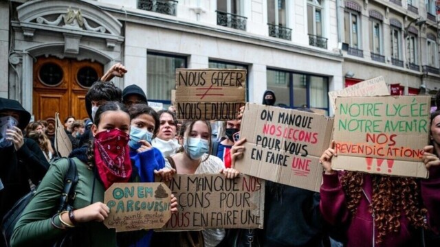 Crise des lycées : plus de 400 établissements fermés, les manifestations interdites autour des sites concernés Crise des lycées : plus de 400 établissements fermés, les manifestations interdites autour des sites concernés