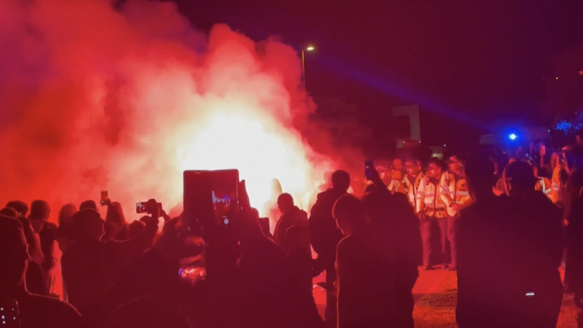 Royaume-Uni : douze interpellations après une manifestation contre l’arrivée de migrants secourus en mer Royaume-Uni : douze interpellations après une manifestation contre l’arrivée de migrants secourus en mer
