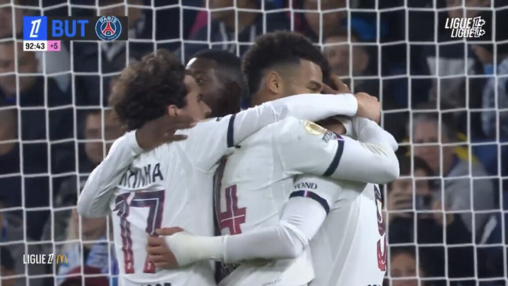 Ligue 1 : mené à Strasbourg, le PSG renverse tout en 16 minutes et revient à hauteur de Monaco (3-1)