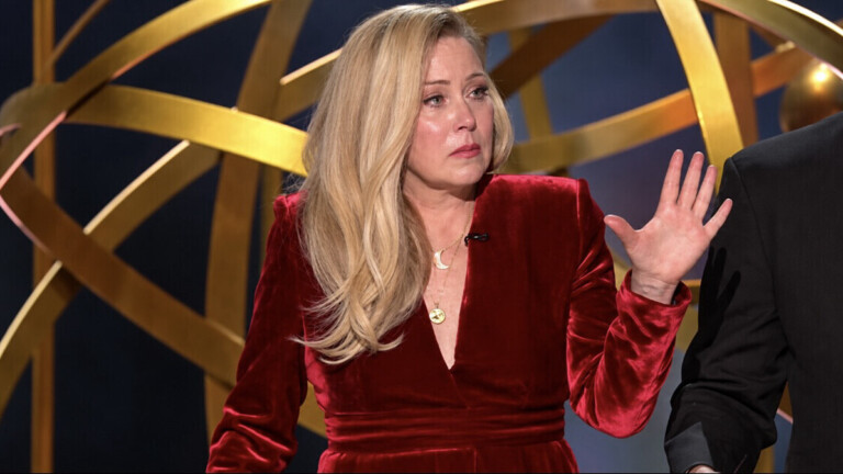 «J’ai tout perdu»: Christina Applegate apprend après 5 ans qu’elle a été diagnostiquée à tort d’une sclérose en plaques