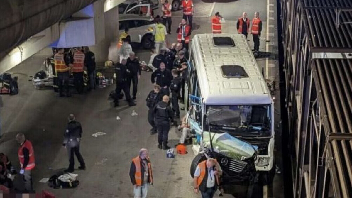 Grave accident à l’entrée du tunnel sous la Manche: un bus percute un train, 19 blessés dont cinq graves