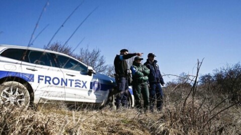 Frontex bientôt autorisée à expulser des migrants hors d’Europe : une réforme inédite en préparation à Bruxelles