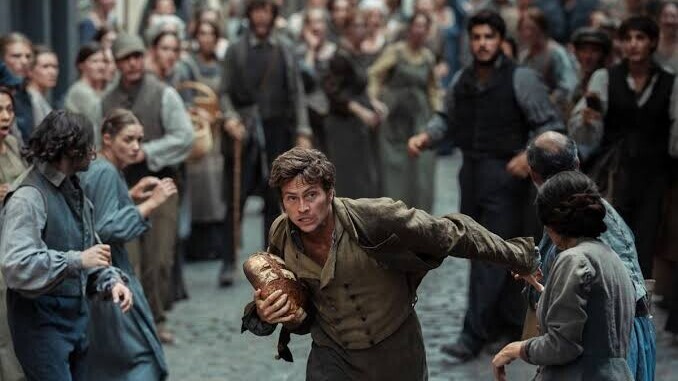 Box-office : « Les Misérables » en tête des cinémas français, mais un démarrage qui inquiète