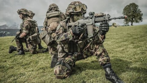 Agression de Jean-Christophe Rufin : un militaire de 23 ans mis en examen et placé en détention provisoire