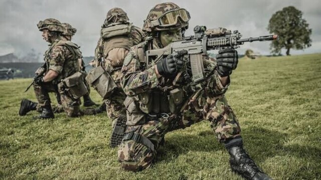 Agression de Jean-Christophe Rufin : un militaire de 23 ans mis en examen et placé en détention provisoire — photo