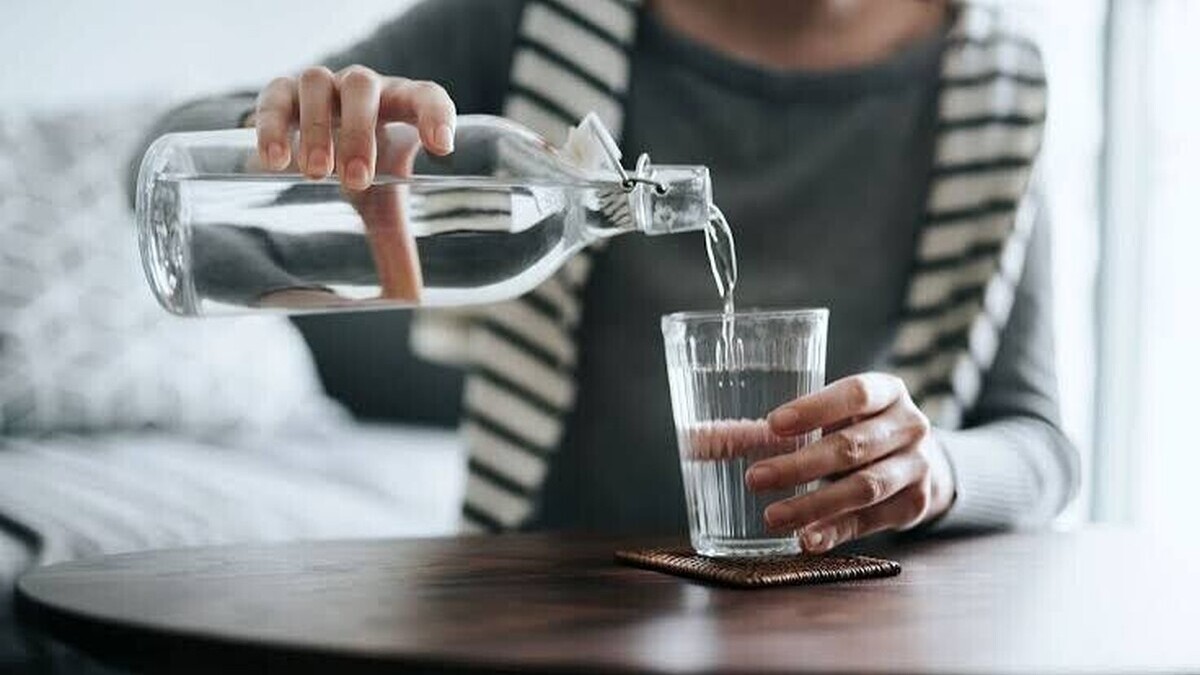 Eau minérale : est-elle vraiment meilleure pour la santé que l’eau du robinet ? Eau minérale : est-elle vraiment meilleure pour la santé que l’eau du robinet ?