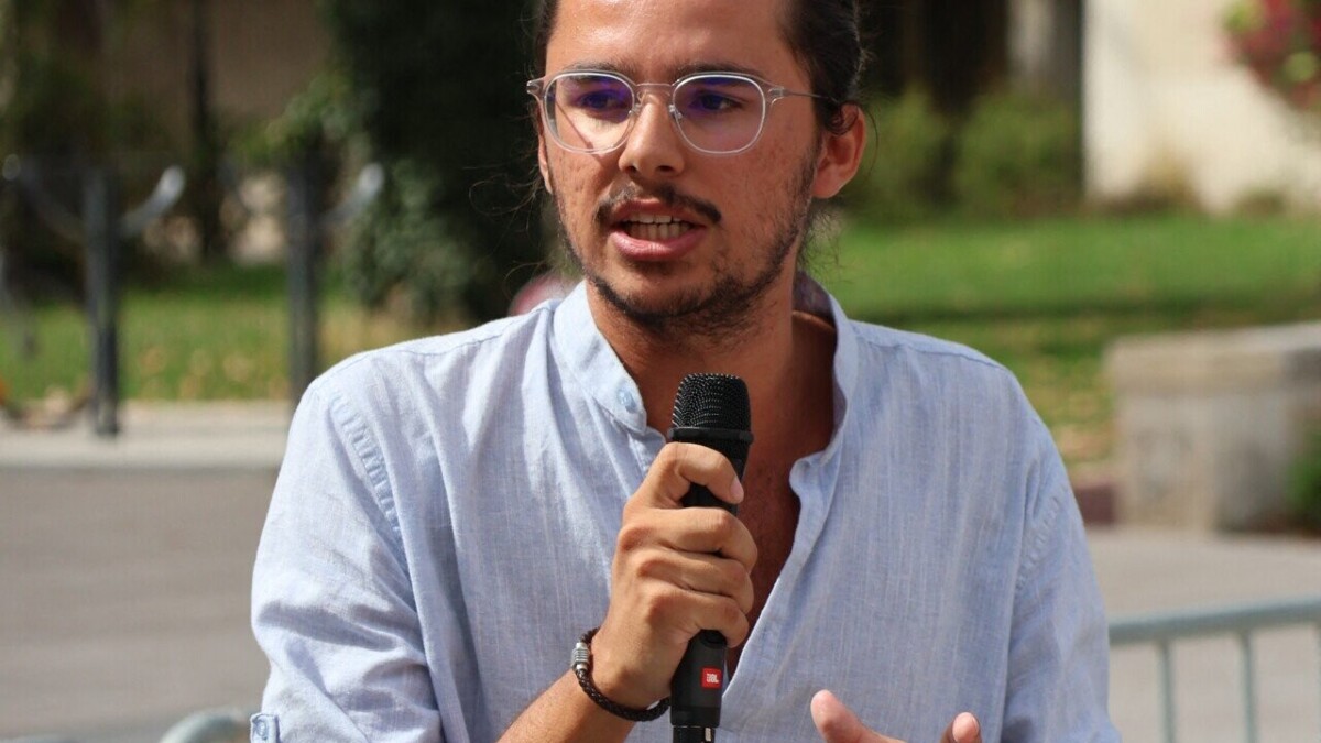 « On va mettre le feu à l’Élysée » : Ritchy Thibault interpellé lors des blocages lycéens