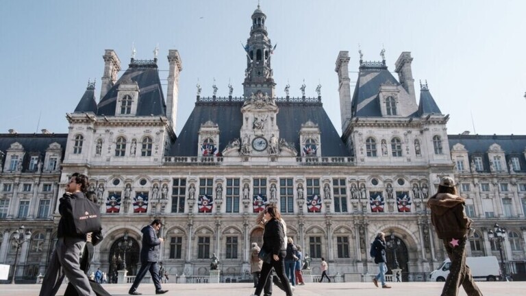 Paris : vingt familles poursuivent la mairie pour omerta sur le périscolaire