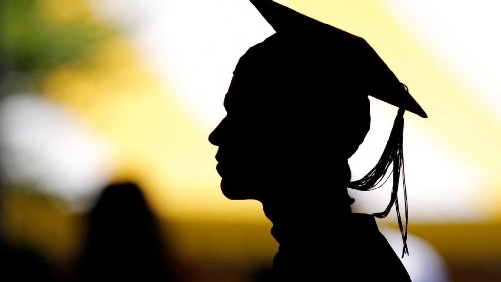 États-Unis : 70 000 dollars pour travailler après ses études, la nouvelle taxe qui menace les étudiants étrangers