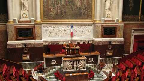 « Taxer les malades, c'est une honte » : le gouvernement désavoué à l'Assemblée sur son budget