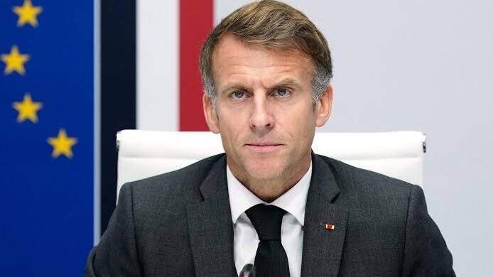 Violences du 17 octobre : Macron reconnaît un manque d'anticipation et veut éloigner les manifestations des centres-villes